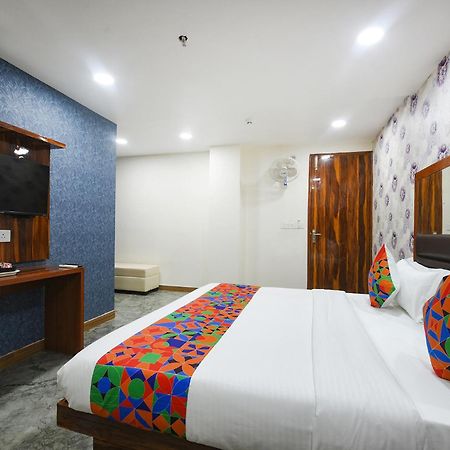 Fabhotel Mona Continental - Nr Laxmi Nagar It Hub New Delhi Extérieur photo