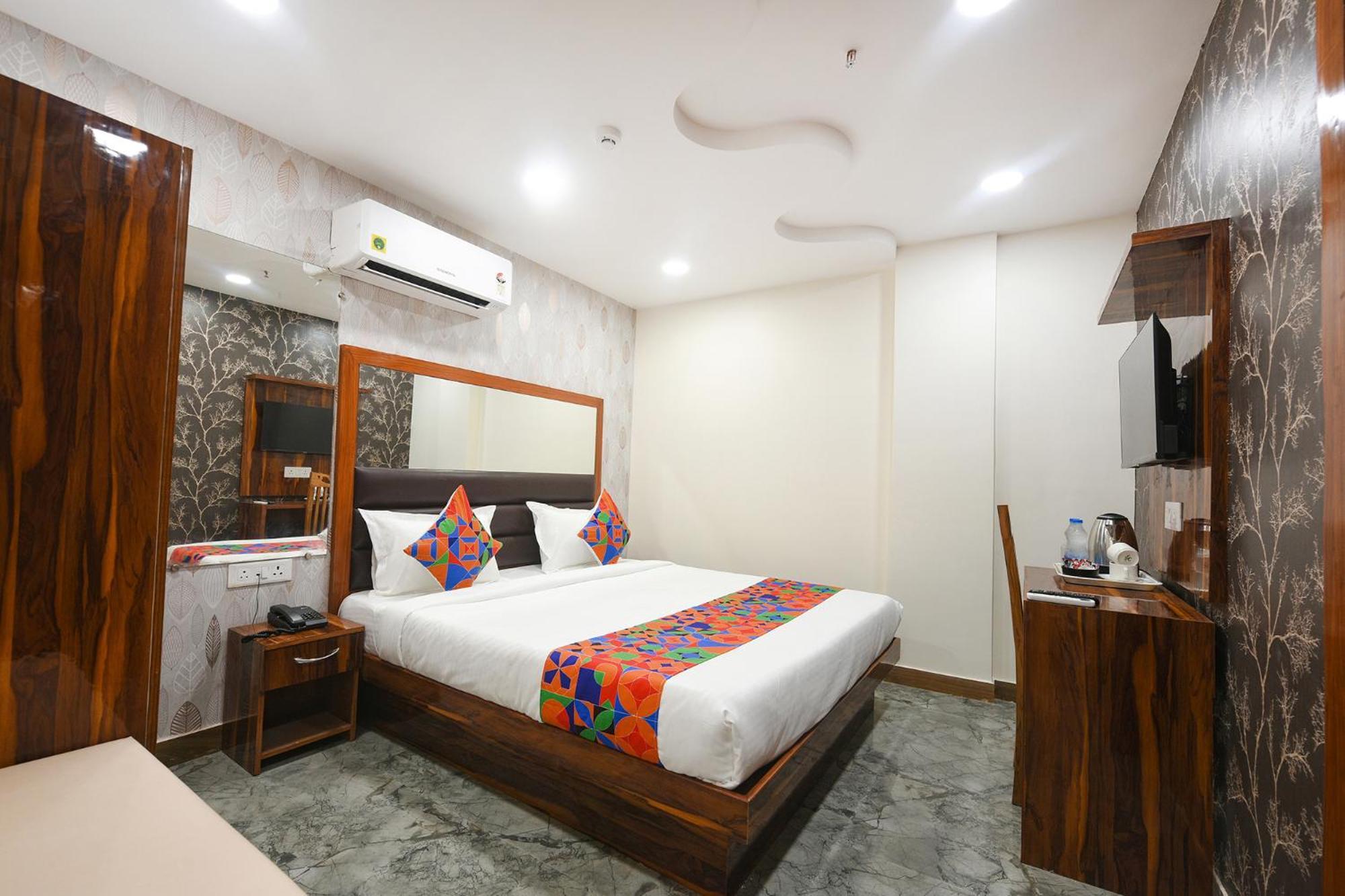 Fabhotel Mona Continental - Nr Laxmi Nagar It Hub New Delhi Extérieur photo