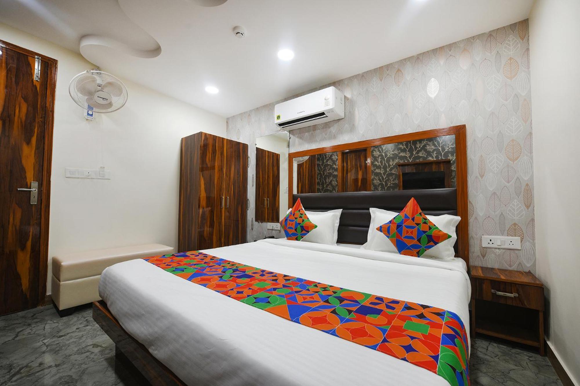 Fabhotel Mona Continental - Nr Laxmi Nagar It Hub New Delhi Extérieur photo