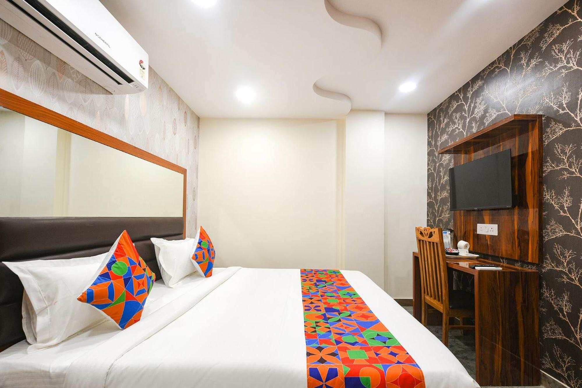 Fabhotel Mona Continental - Nr Laxmi Nagar It Hub New Delhi Extérieur photo