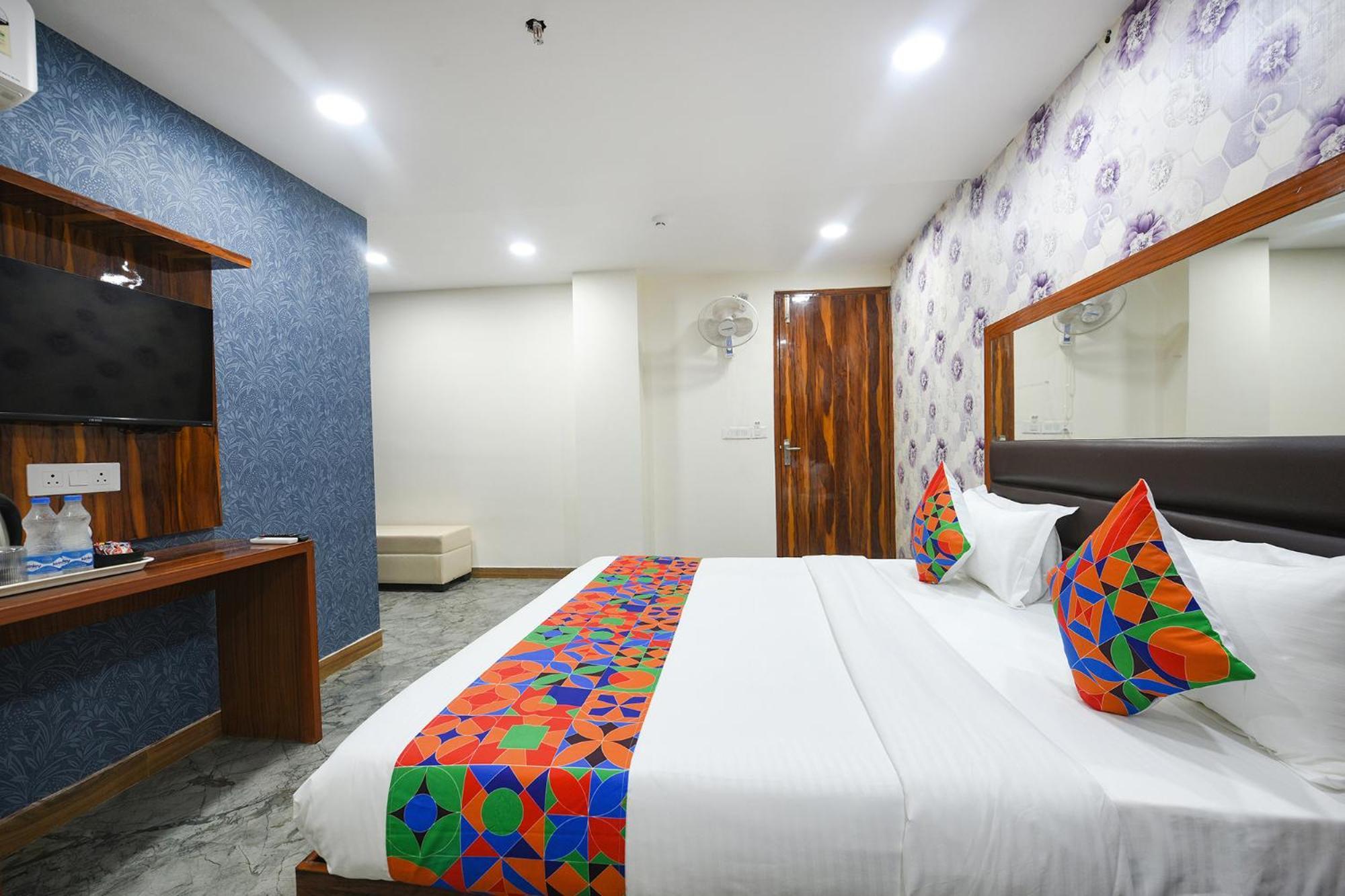 Fabhotel Mona Continental - Nr Laxmi Nagar It Hub New Delhi Extérieur photo