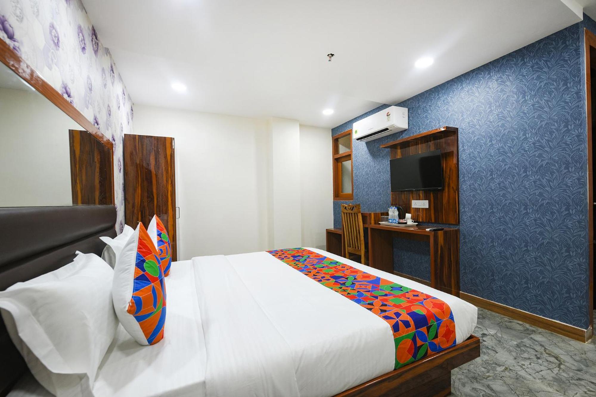 Fabhotel Mona Continental - Nr Laxmi Nagar It Hub New Delhi Extérieur photo