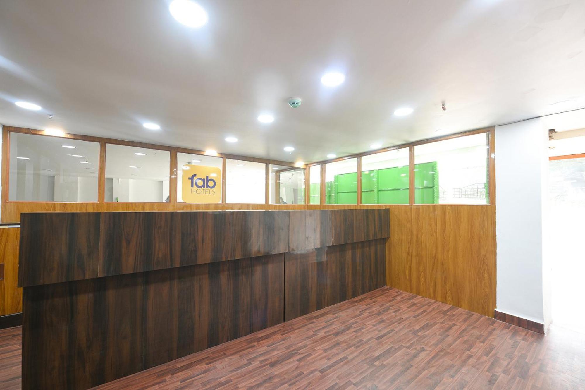 Fabhotel Mona Continental - Nr Laxmi Nagar It Hub New Delhi Extérieur photo
