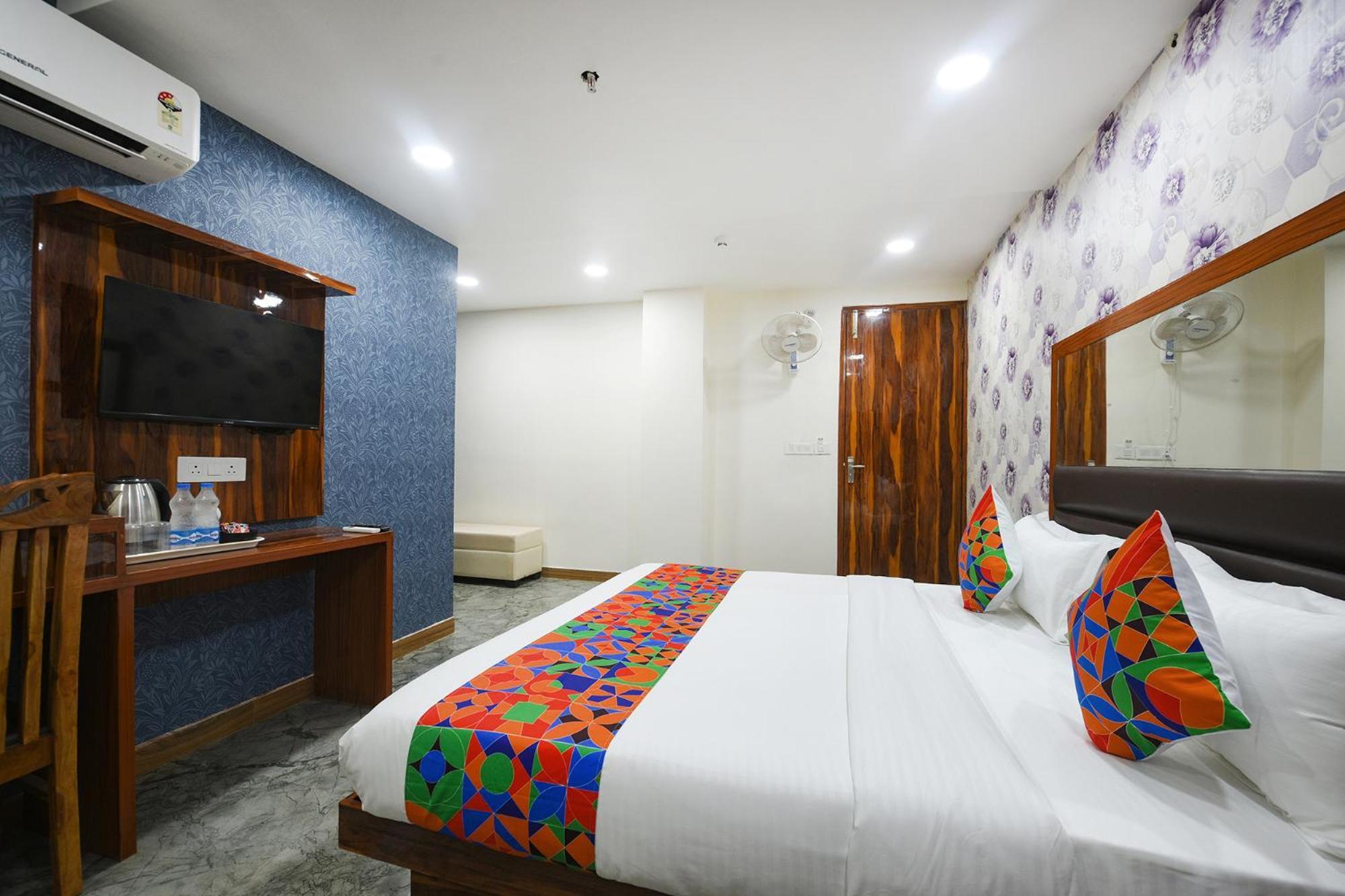 Fabhotel Mona Continental - Nr Laxmi Nagar It Hub New Delhi Extérieur photo